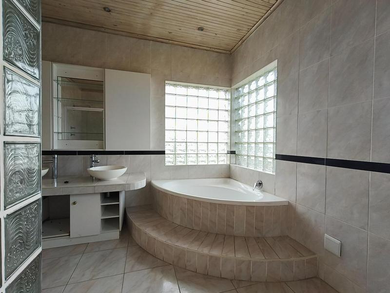 5 Bedroom Property for Sale in Oatlands North Eastern Cape